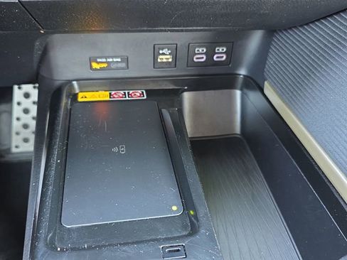 Used 2025 Toyota Camry SE FWD image 24