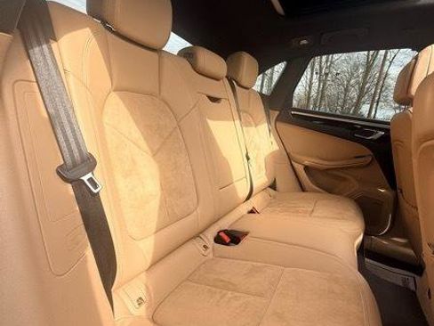 Used 2021 Porsche Macan image 15