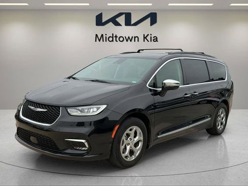 Used 2023 Chrysler Pacifica Limited FWD image 7
