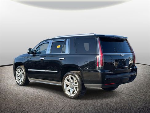Used 2016 Cadillac Escalade Luxury image 6