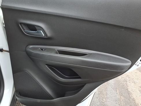 Used 2017 Chevrolet Trax LS image 14