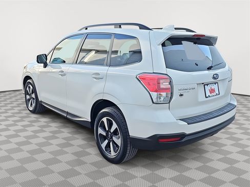 Used 2018 Subaru Forester 2.5i Premium w/ All-Weather Package image 7