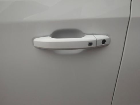 Used 2023 Chevrolet Silverado 1500 LT image 18