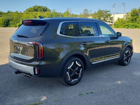 Used 2024 Kia Telluride EX FWD image 5