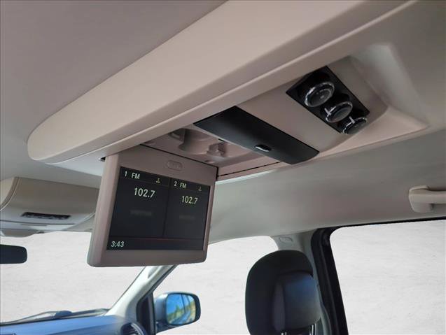 Used 2016 Dodge Grand Caravan SXT FWD image 22