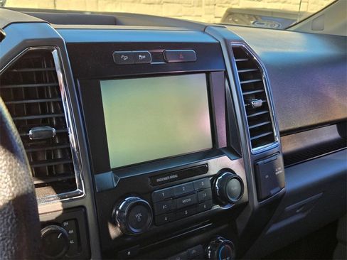 Used 2015 Ford F150 XLT w/ Equipment Group 302A Luxury image 7