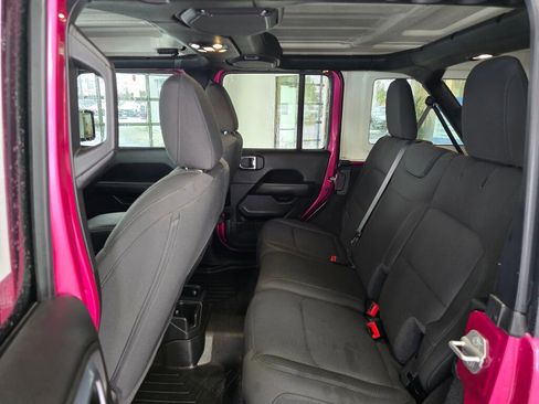 Used 2022 Jeep Wrangler Unlimited Sahara image 37