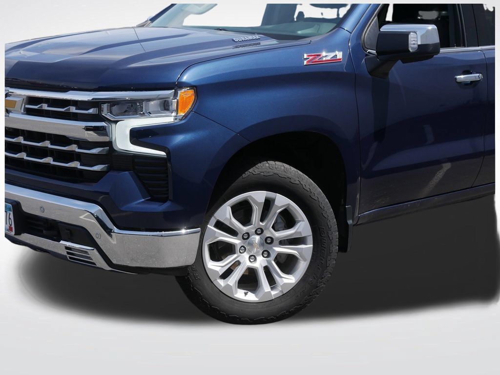Used 2023 Chevrolet Silverado 1500 LTZ AWD/4WD image 29