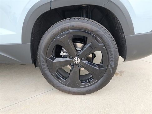 New 2025 Volkswagen Taos SEL image 27