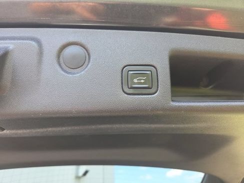 Used 2018 Chevrolet Equinox LT w/ Sun & Infotainment Package AWD/4WD image 45