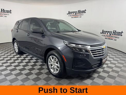 Used 2022 Chevrolet Equinox LS image 6