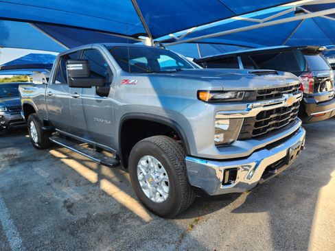 Used 2024 Chevrolet Silverado 2500 LT AWD/4WD image 1