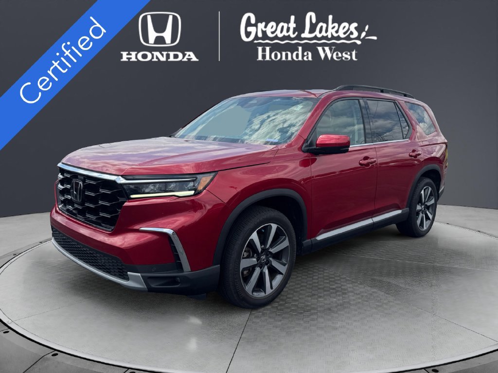 Used 2025 Honda Pilot Touring image 1