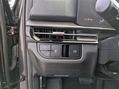 Certified 2026 Kia Sportage SX FWD image 30