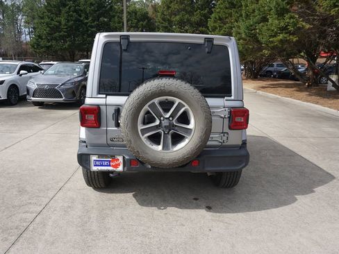 Used 2018 Jeep Wrangler Unlimited Sahara image 22