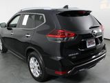 Used 2019 Nissan Rogue SV image 3