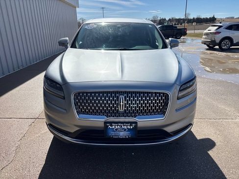 Used 2022 Lincoln Nautilus AWD w/ Premium Package image 2