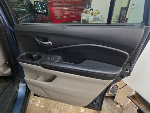 Used 2016 Honda Pilot Touring image 21