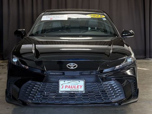 Certified 2025 Toyota Camry SE image 3
