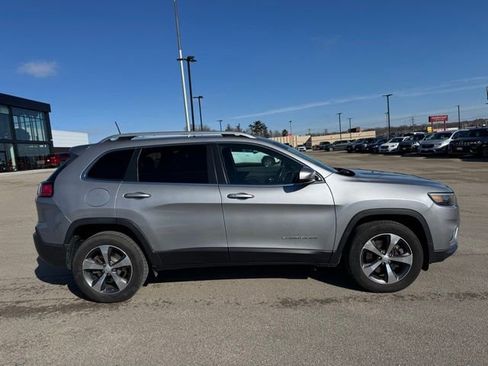 Used 2019 Jeep Cherokee Limited image 33