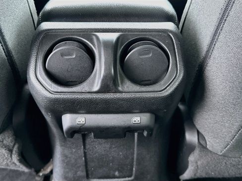 Used 2024 Jeep Wrangler Unlimited AWD/4WD image 16