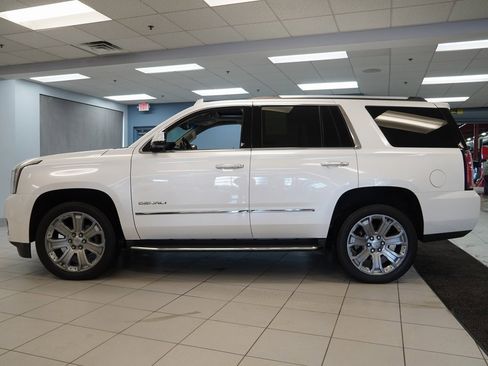 Used 2018 GMC Yukon Denali image 2
