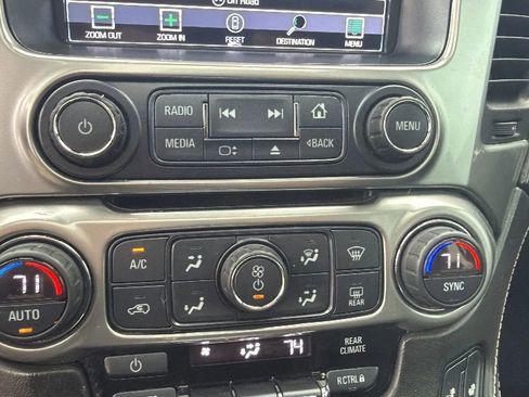 Used 2017 Chevrolet Suburban LT image 27