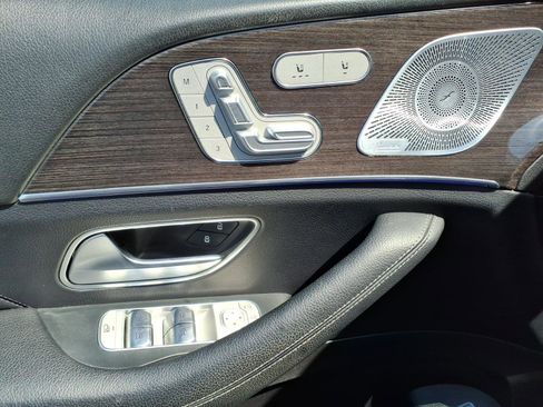 Used 2020 Mercedes-Benz GLS 450 4MATIC image 11