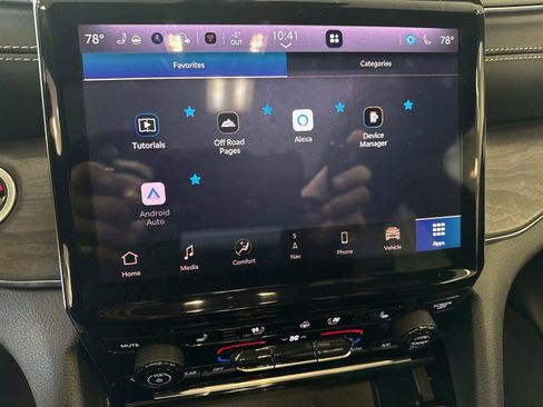 Used 2025 Jeep Grand Cherokee L Overland w/ Luxury Tech Group IV image 21