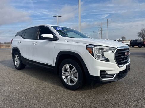 Used 2024 GMC Terrain SLE image 10