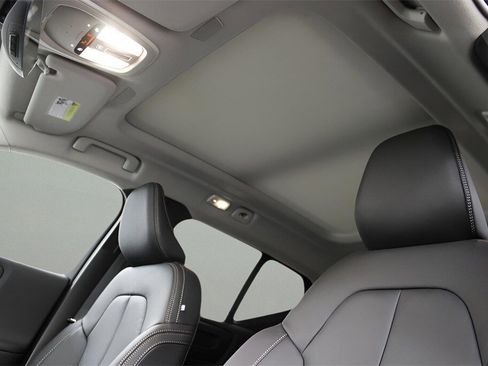 New 2025 Volvo XC40 B5 Plus image 29