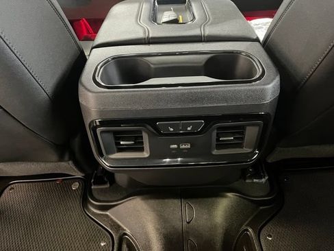Used 2022 GMC Sierra 1500 AT4 w/ AT4 Premium Package AWD/4WD image 23