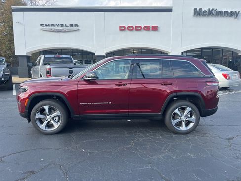 New 2025 Jeep Grand Cherokee Limited w/ Luxury Tech Group II image 5