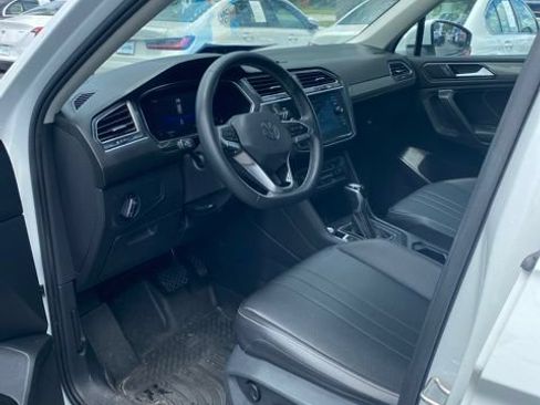 Used 2022 Volkswagen Tiguan SE FWD image 14