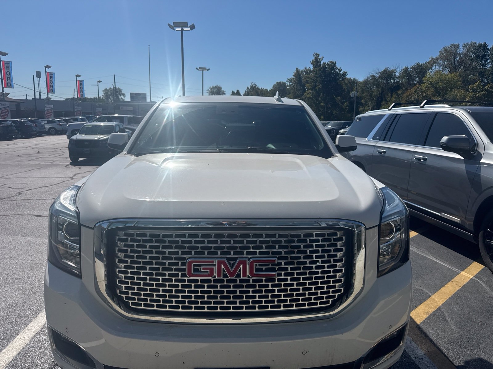 Used 2015 GMC Yukon Denali w/ Open Road Package AWD/4WD image 2