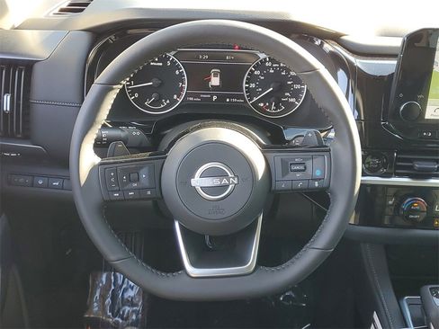 New 2025 Nissan Pathfinder SL w/ SL Premium Package image 11