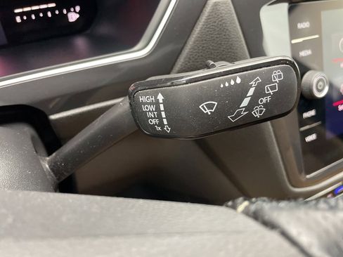 Used 2022 Volkswagen Tiguan SE R-Line image 29