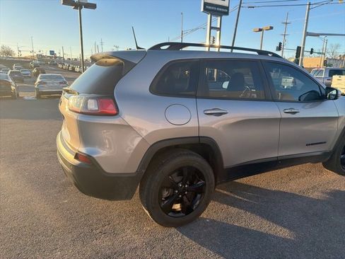 Used 2019 Jeep Cherokee Latitude Plus image 7