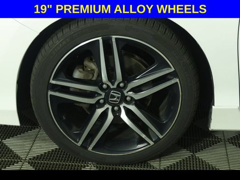 Used 2016 Honda Accord Sport image 4