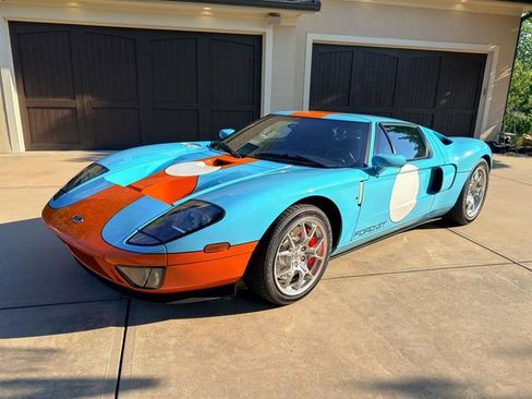Used 2006 Ford GT RWD image 80