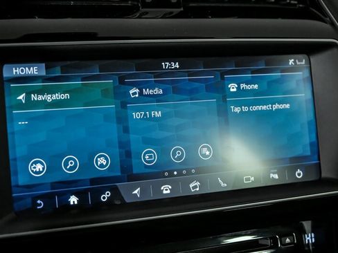 Used 2017 Jaguar F-PACE Prestige image 30