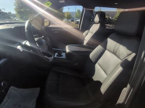 Used 2025 Chevrolet Suburban RST w/ Comfort Package AWD/4WD image 13