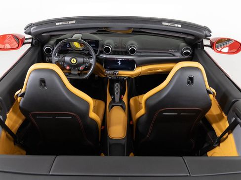 Used 2020 Ferrari Portofino image 27