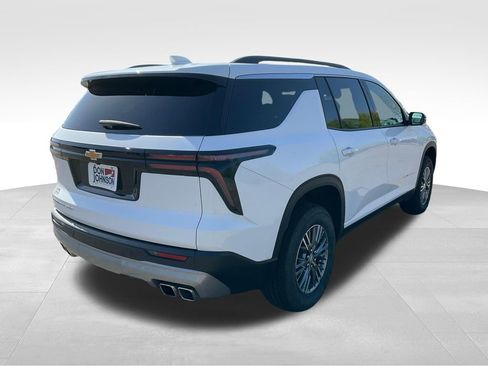 Used 2025 Chevrolet Traverse LT AWD/4WD image 32