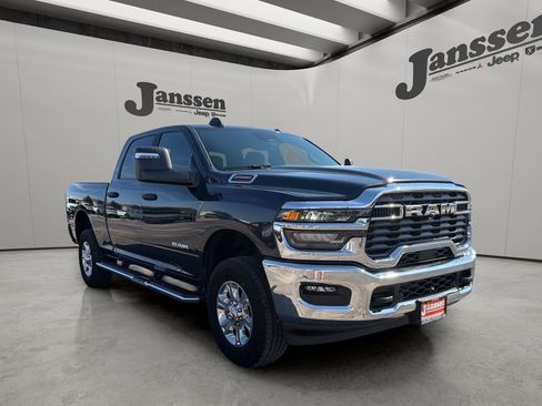Used 2026 RAM 2500 Big Horn AWD/4WD image 8