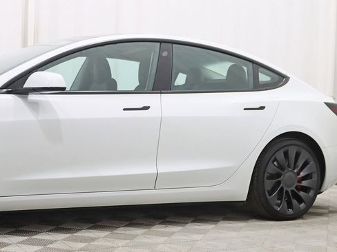 Used 2022 Tesla Model 3 Performance image 3