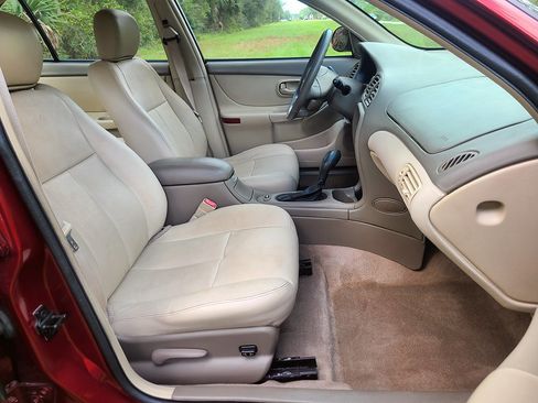 Used 2001 Oldsmobile Intrigue GL w/ Premium Leather Pkg image 15