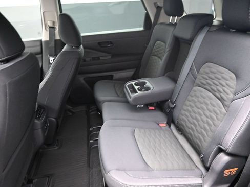 Certified 2026 Nissan Pathfinder SV w/ SV Premium Package FWD image 18
