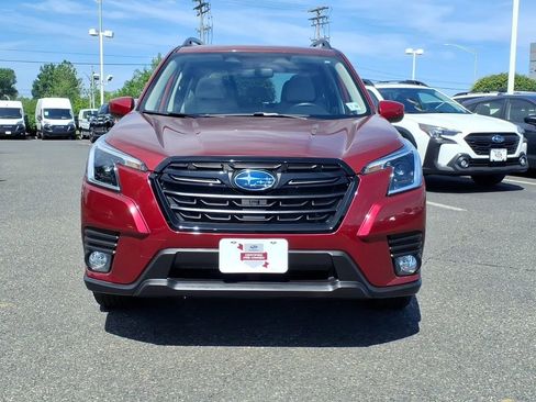 Used 2023 Subaru Forester Premium AWD/4WD image 2