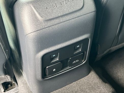 Used 2023 Ford Bronco Wildtrak image 15